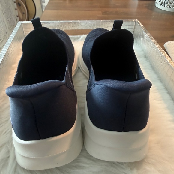 Woman's Skechers Hands Free Swift Fit Memory Foam Sneakers Sz 10 - Picture 6 of 8